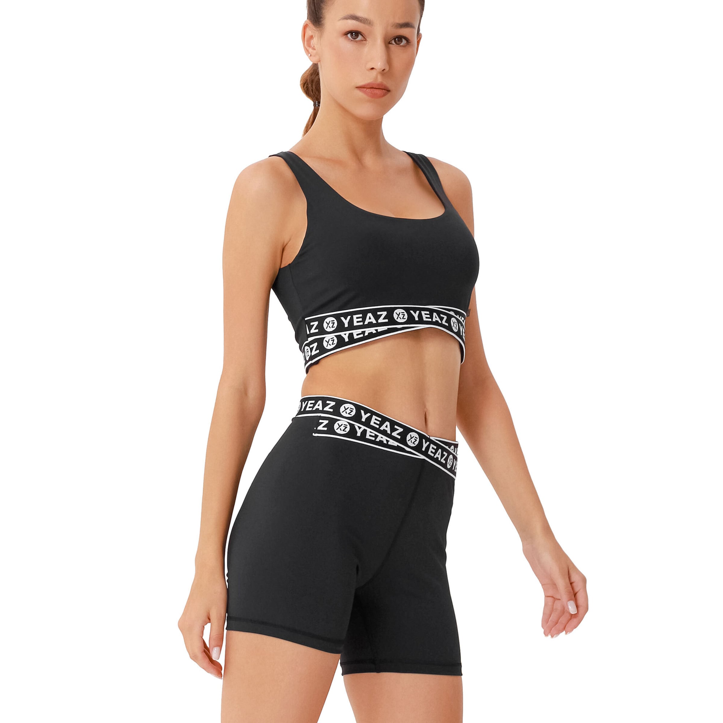 Top sportivo di YEAZ in nero