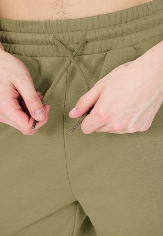 Cruz Regular Sporthose 'Rusvil' in Grün