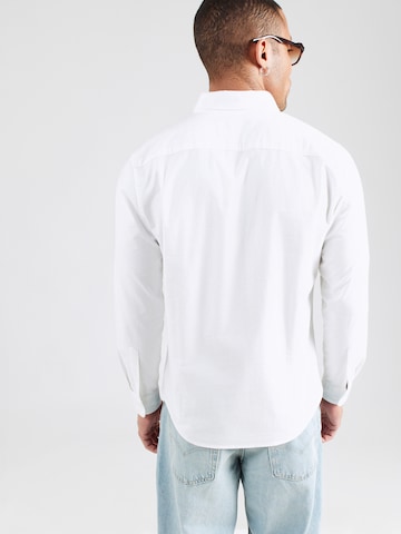 Coupe regular Chemise Abercrombie & Fitch en blanc