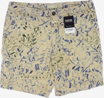 Closed Shorts in L in Beige: front