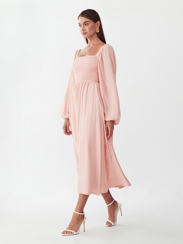 St MRLO Kleid 'True' in Pink