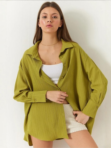 Chemisier Bianco Lucci en vert : devant