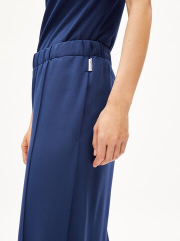 ARMEDANGELS Loose fit Trousers 'Jonvaalie Punto' in Blue