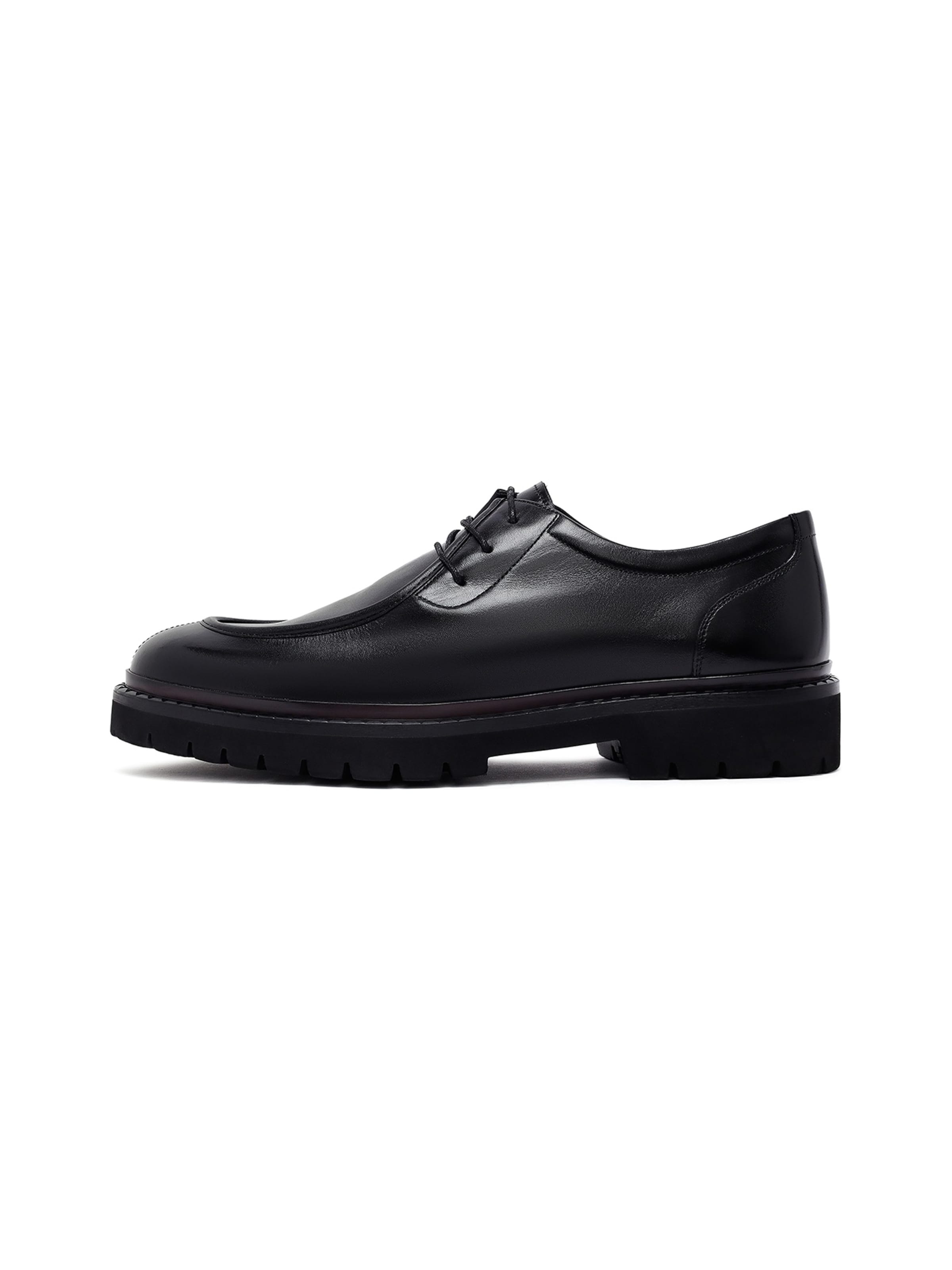 Scarpa stringata di Derimod in nero: frontale