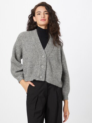 Gestuz Strickjacke 'Alpha' in Grau: Vorderseite