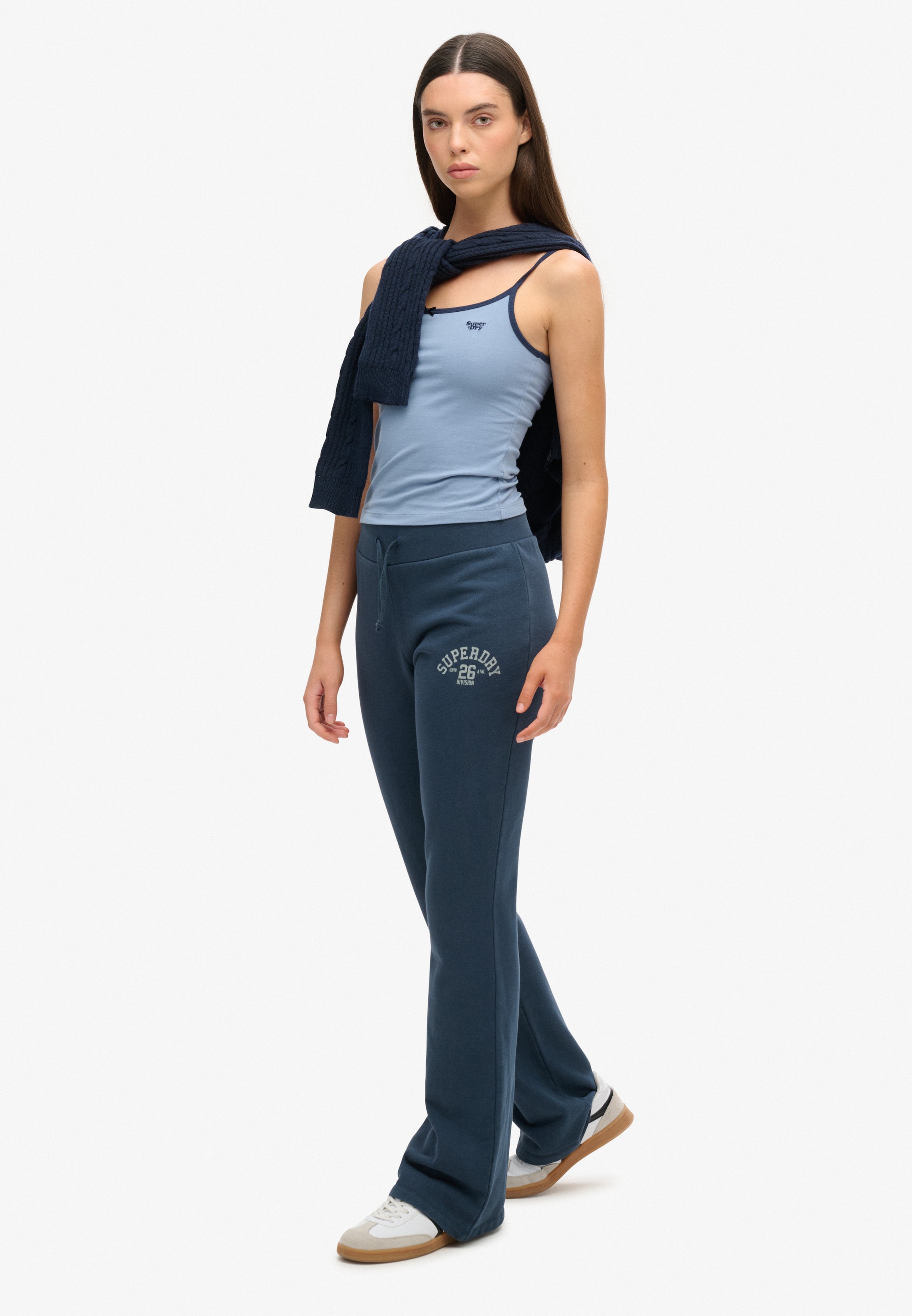 Superdry Flared Broek 'Essential' in Grijs: voorkant