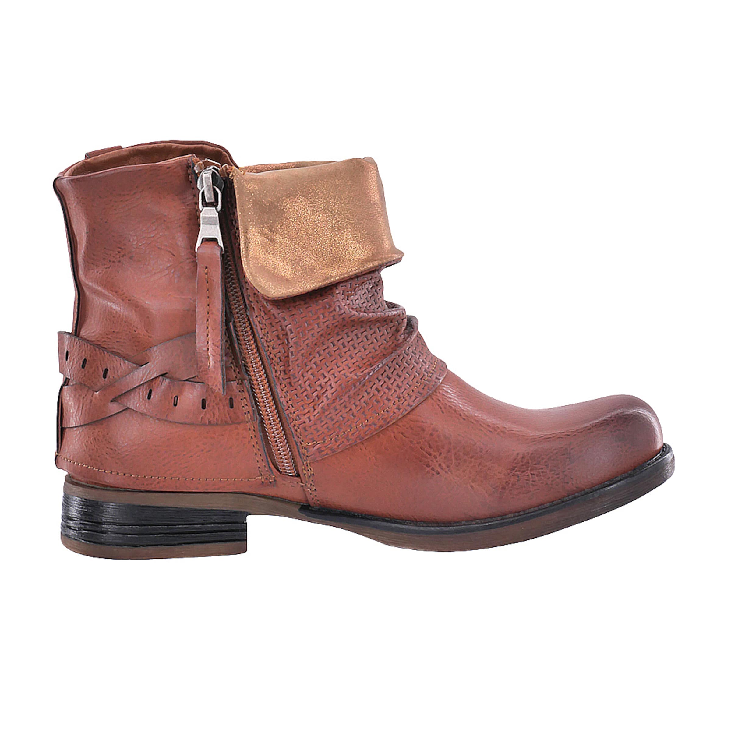 Elara Boots in Braun