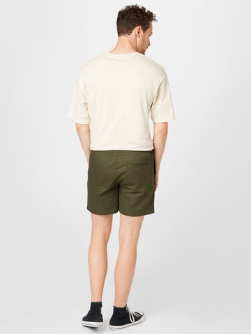 BURTON MENSWEAR LONDON Regular Shorts in Grün