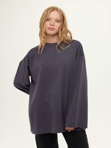 MANUKA Shirt in Grijs: voorkant