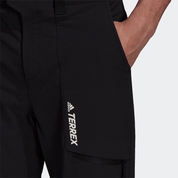 ADIDAS TERREX Slimfit Outdoorhose 'Yearound' in Schwarz