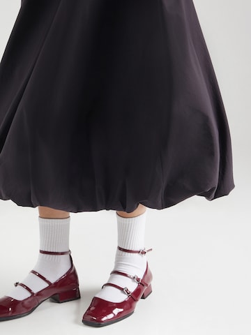 Gonna 'PCMAUVE' di PIECES in nero
