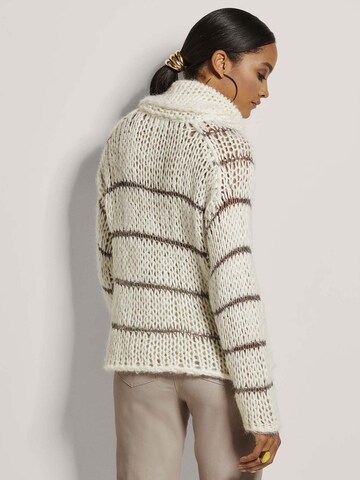 MADELEINE Pullover in Weiß