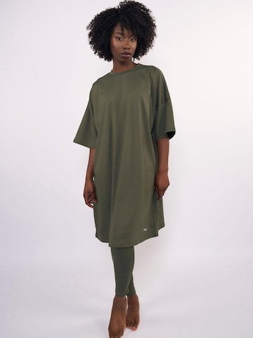 Chay T-shirt Baddräktsklänning 'Chay Sea Active Burkini Swimset sport Olive Green' i grön: framsida