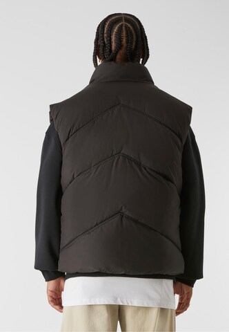 MJ Gonzales Vest in Black