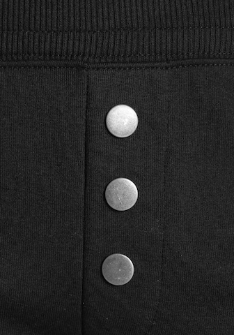 KangaROOS Skinny Short Pajama Set in Black