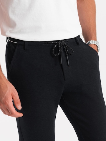 Ombre Slimfit Sporthose‌ in Schwarz