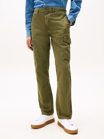 TOMMY HILFIGER Regular Cargo trousers 'DENTON' in Green: front