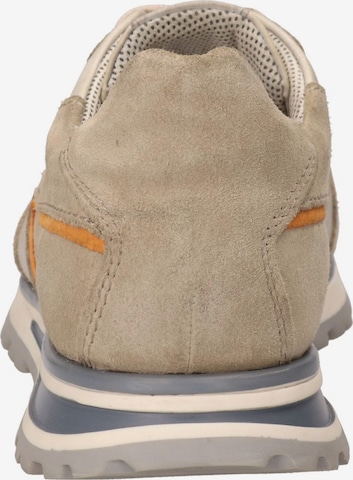 bugatti Sneakers laag in Beige