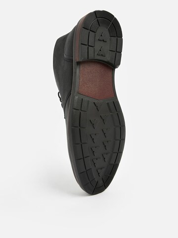 juoda Next „Chukka“ batai