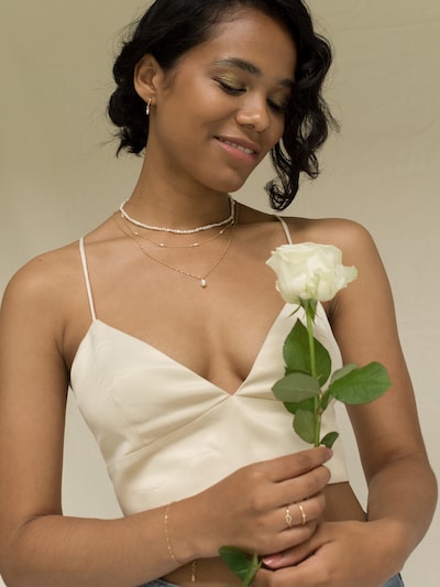 Hey Happiness Ketting 'Romantic Trio' in de kleur Goud, Productweergave