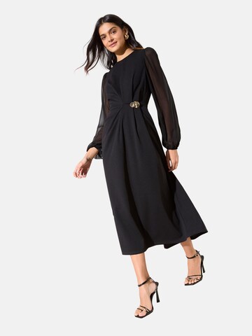 Rochie de la Friends Like These pe negru: față