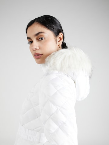 Palton de iarnă 'OLGA' de la GUESS pe alb