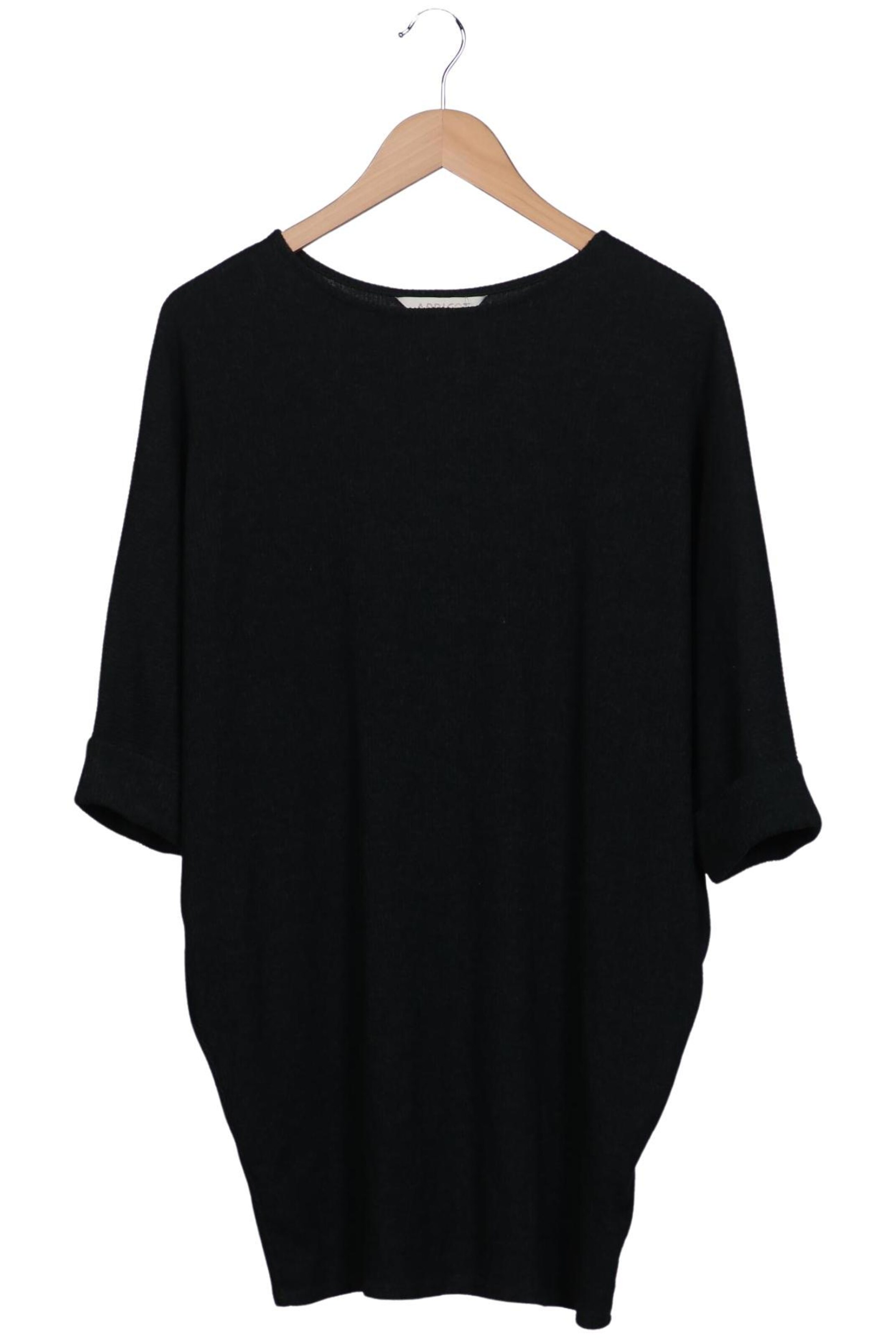 Aprico Sweater & Cardigan in M in Black: front