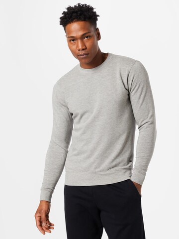 Petrol Industries - Sweatshirt 'Essential' em cinzento: frente