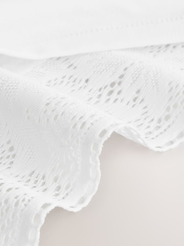 Next Слип в бяло