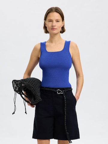 Top in maglia di SELECTED in blu