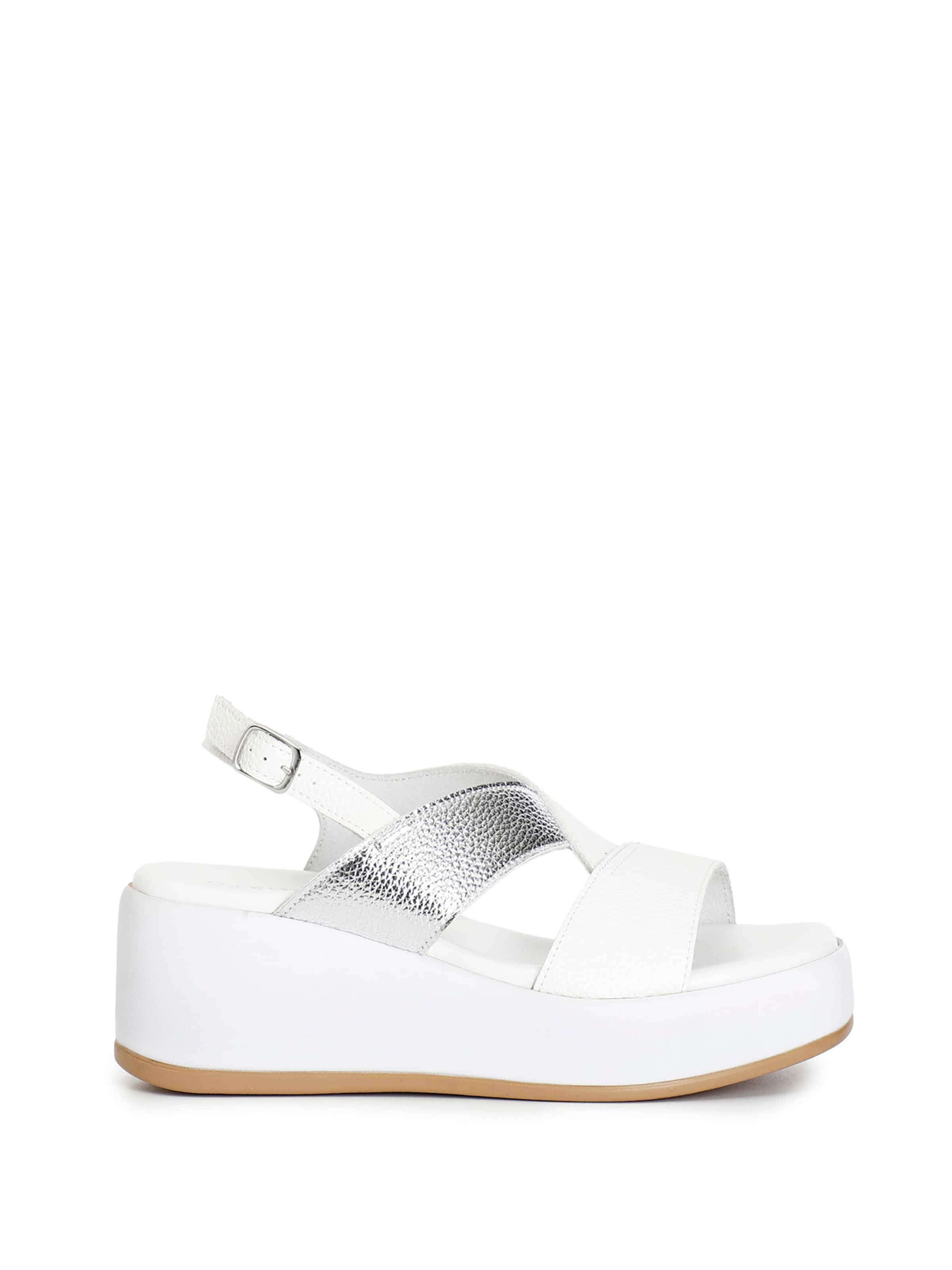 Sandales CAFè NOIR en blanc