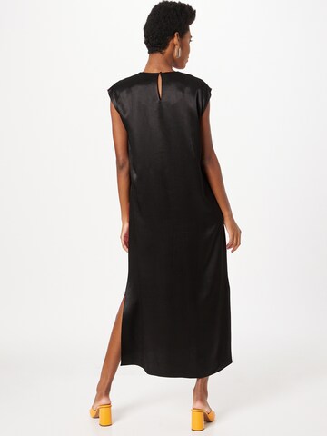 Warehouse - Vestido en negro