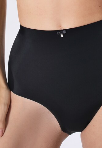 sassa Slip 'BEAUTIFUL EMBROIDERY' in Zwart