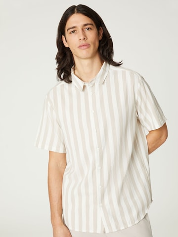 Coupe regular Chemise 'Raul' DAN FOX APPAREL en beige : devant