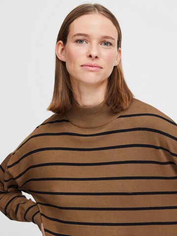 Pull-over b.young en vert