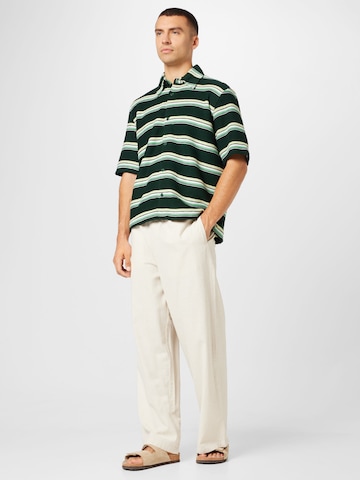 WEEKDAY - Ajuste regular Camisa en verde