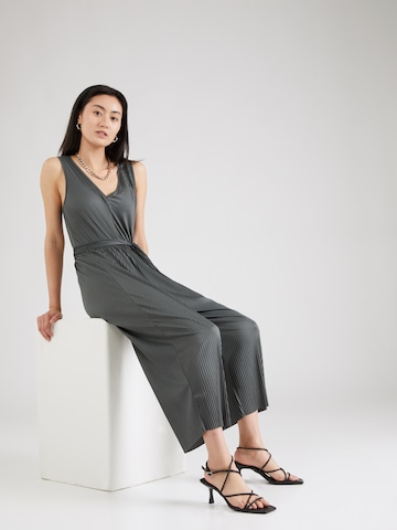 ABOUT YOU Jumpsuit 'Valerie' in Groen