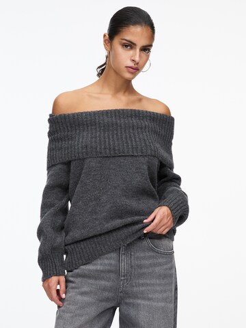 Pull&Bear Sweater in Grey: front