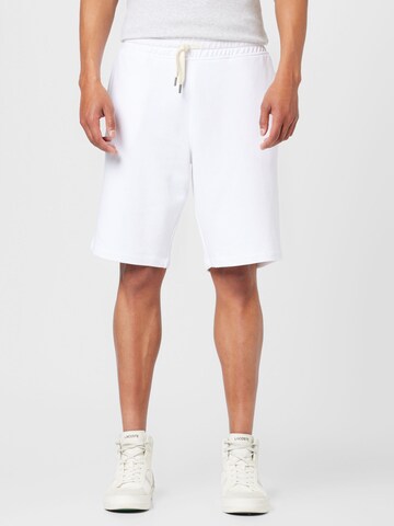 Regular Pantalon 'CLOVIS' GUESS en blanc : devant