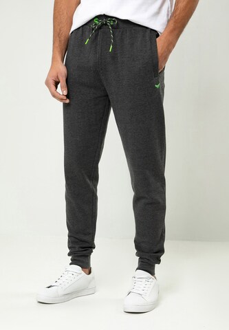 Threadbare Tapered Sweathose 'Trifoliate' in Schwarz: Vorderseite