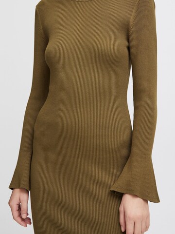 b.young - Vestido de punto en verde
