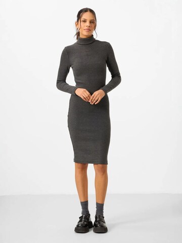 Tommy Life Dress in Grey