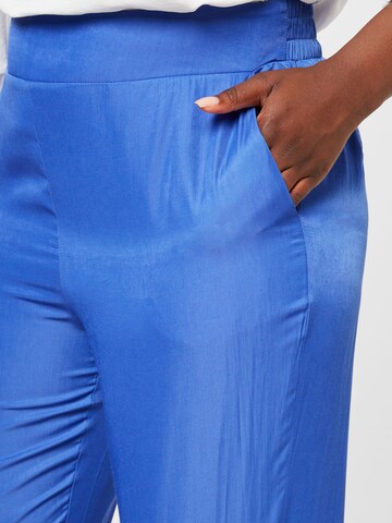 Regular Pantalon 'KALANA' ONLY Carmakoma en bleu