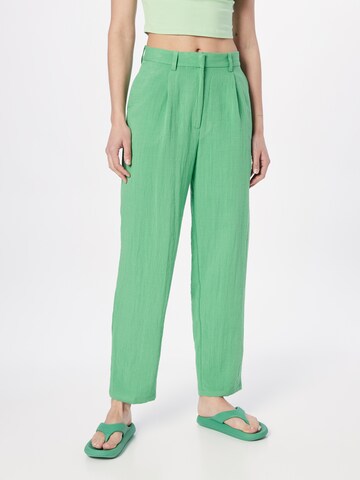 Monki Loose fit Pleat-front trousers in Green: front