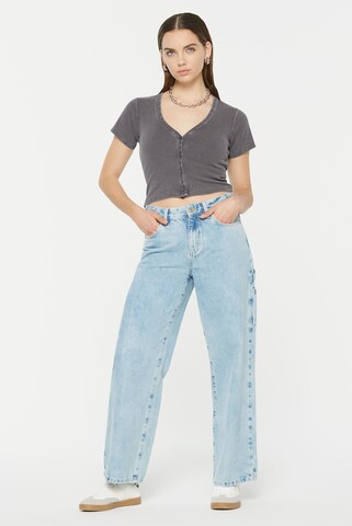 Harlem Soul CLE-O Cropped Rib Cardigan in Grau