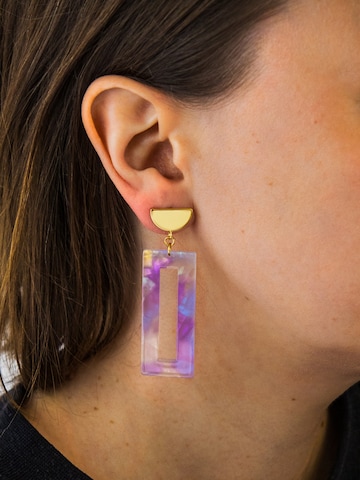 Fräulein Wunder Earrings 'Acetat Akane' in Purple: front