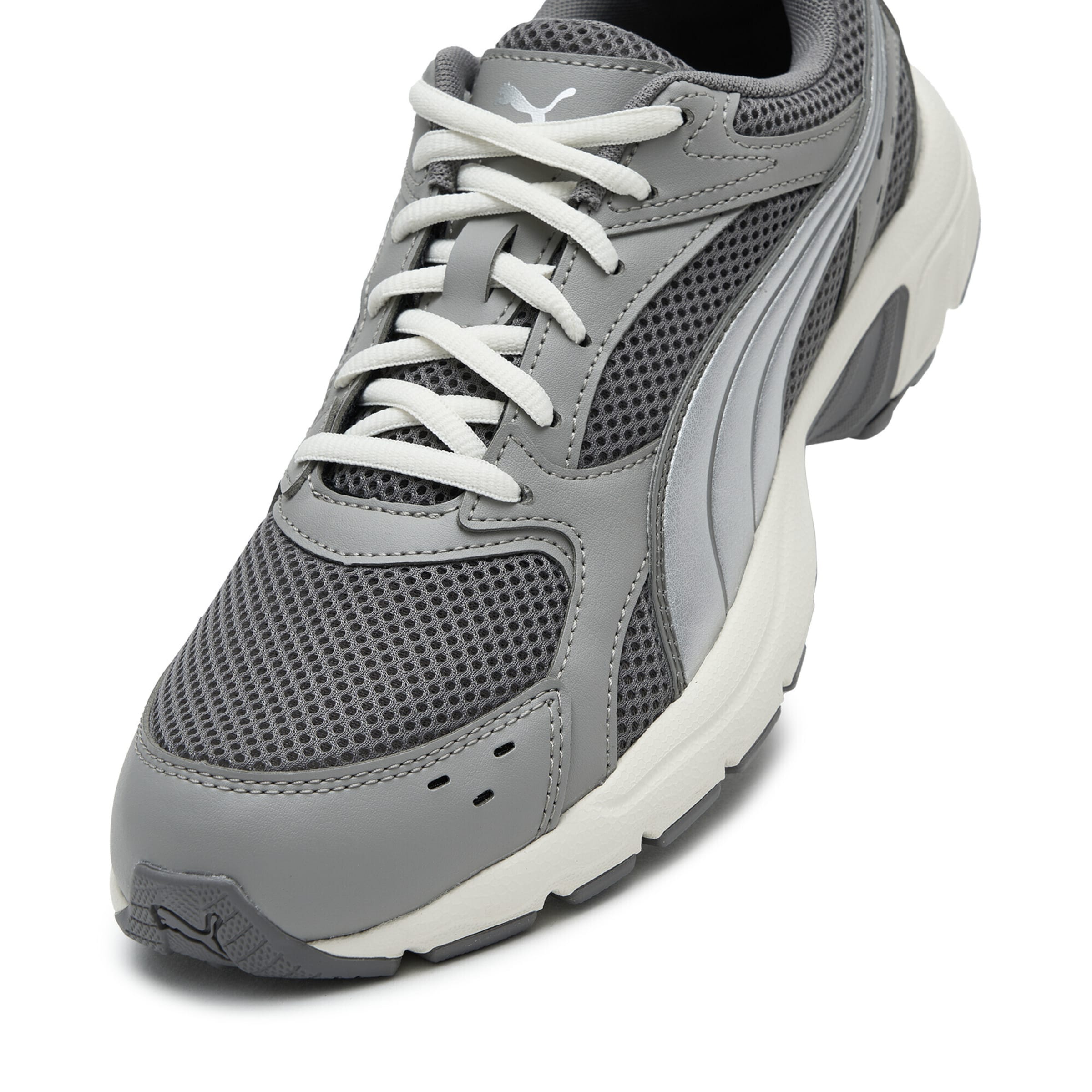 PUMA Sneaker 'Milenio Tech Light' in Grau