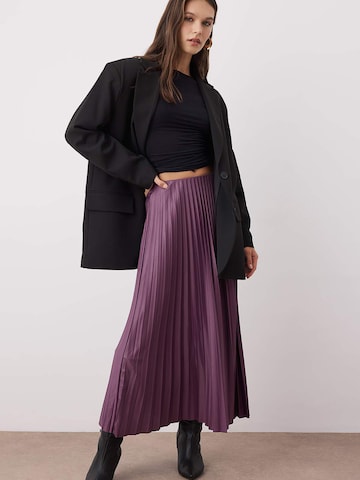 Trendyol Sukně – fialová: přední strana