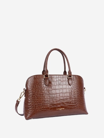 LANCASTER Paris Schoudertas 'Lancaster Sac demi lune Zippé L Exo 524-114 Châtaigne' in Bruin