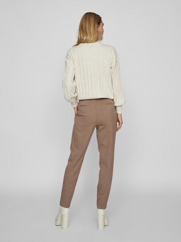 VILA Regular Pleated Pants 'STRIKER' in Brown